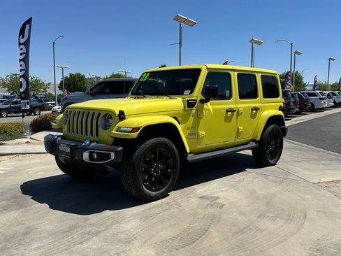 Used 2023 Jeep Wrangler Unlimited Sahara w/ Cold Weather Group AWD/4WD image 2