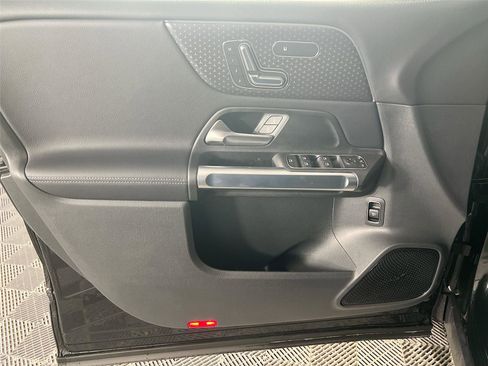 New 2026 Mercedes-Benz GLB 250 4MATIC image 18