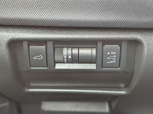 Certified 2025 Subaru Forester Premium AWD/4WD image 26