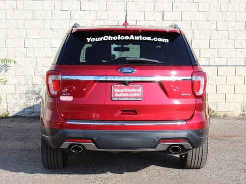 Used 2018 Ford Explorer XLT w/ Equipment Group 202A image 4