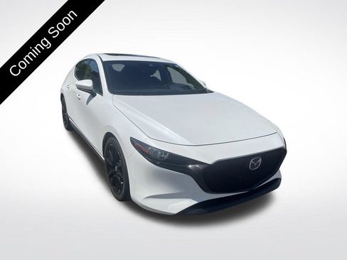 Used 2020 MAZDA MAZDA3 Hatchback w/ Premium Package FWD image 3