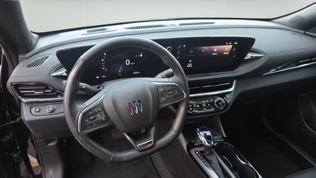 Used 2025 Buick Envista Sport Touring w/ Convenience I Package FWD image 18