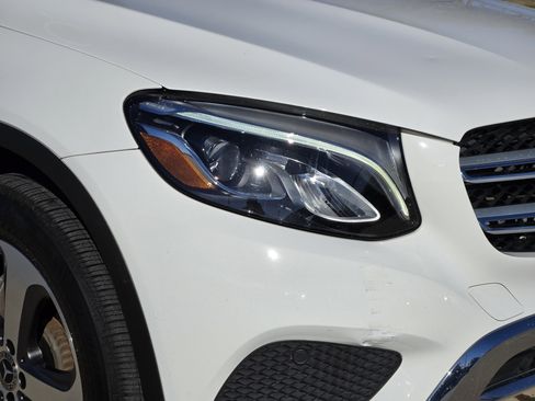 Used 2019 Mercedes-Benz GLC 300 image 6