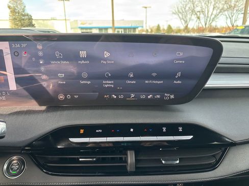 Used 2025 Buick Enclave Preferred image 19