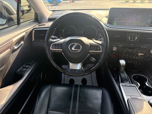 Used 2020 Lexus RX 350L Luxury w/ Accessory Package FWD image 17
