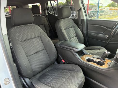 Used 2017 GMC Acadia SLE FWD image 35