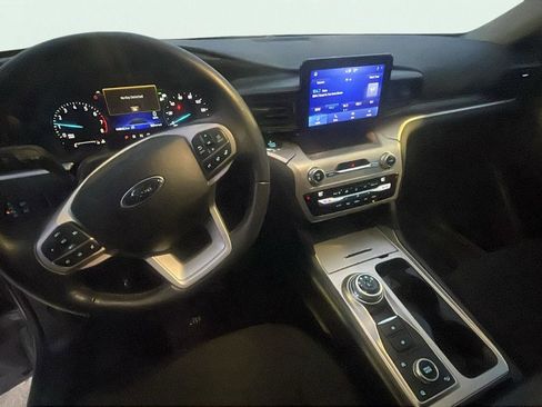 Certified 2021 Ford Explorer XLT image 11