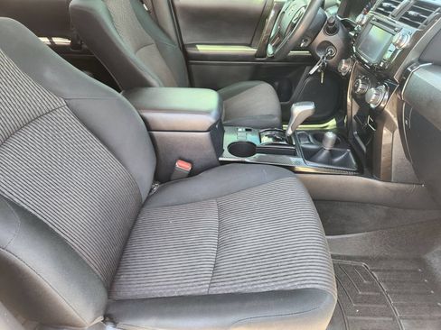 Used 2018 Toyota 4Runner TRD Off-Road AWD/4WD image 21