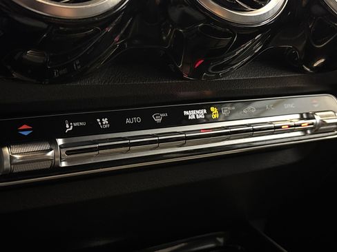 Used 2023 Mercedes-Benz GLB 250 4MATIC image 18