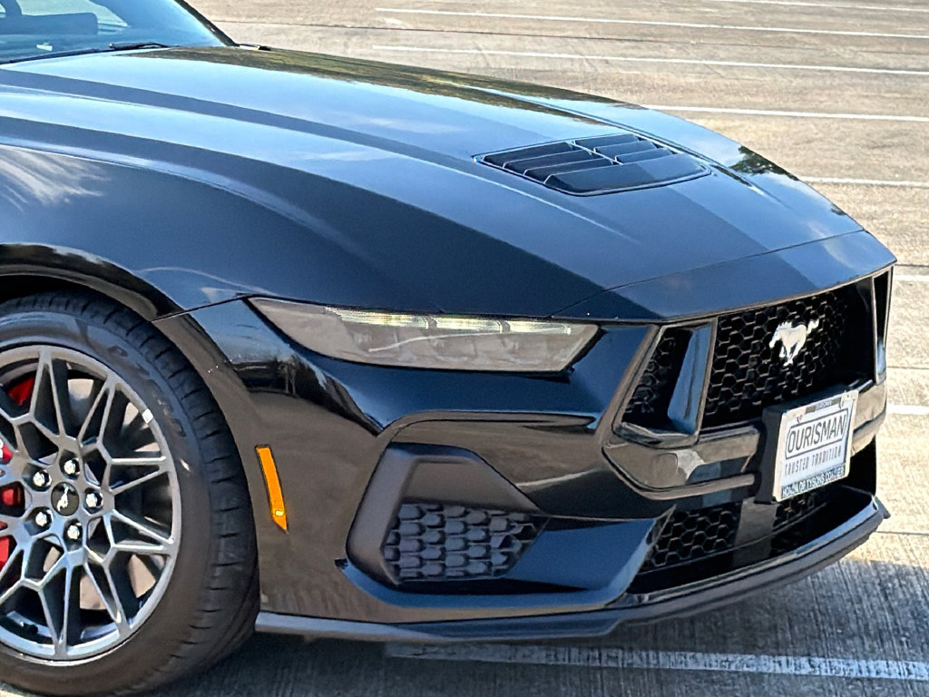 Used 2026 Ford Mustang GT Premium w/ GT Performance Package RWD image 5