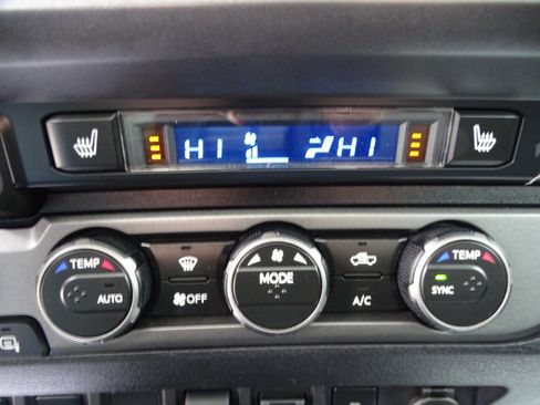 Used 2020 Toyota Tacoma 4x4 Double Cab image 30