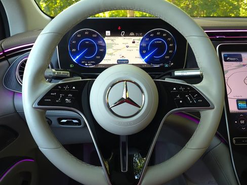 Used 2023 Mercedes-Benz EQS 450+ SUV image 43