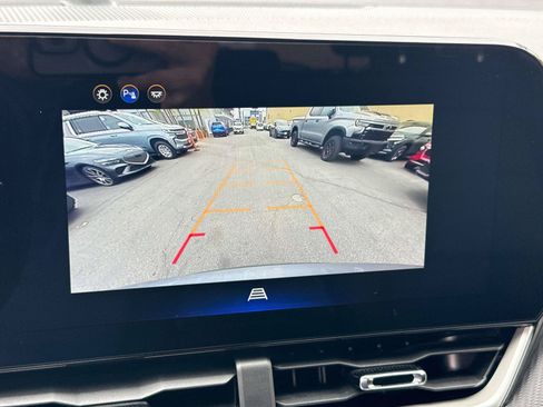 Used 2025 Chevrolet Equinox LT AWD/4WD image 19