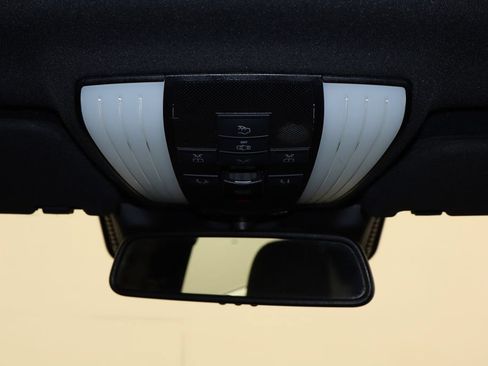 Used 2014 Mercedes-Benz E 550 4MATIC Sedan image 23
