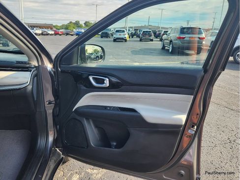 Used 2022 Jeep Compass Limited AWD/4WD image 34