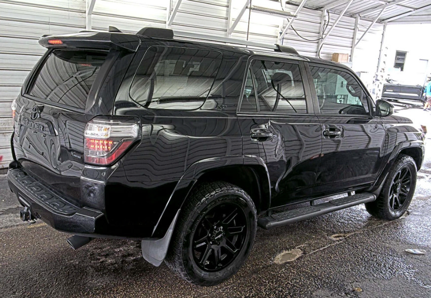 Used 2022 Toyota 4Runner SR5 Premium w/ Moonroof Package AWD/4WD image 3