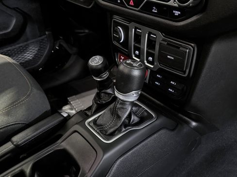 Certified 2024 Jeep Wrangler Willys image 14