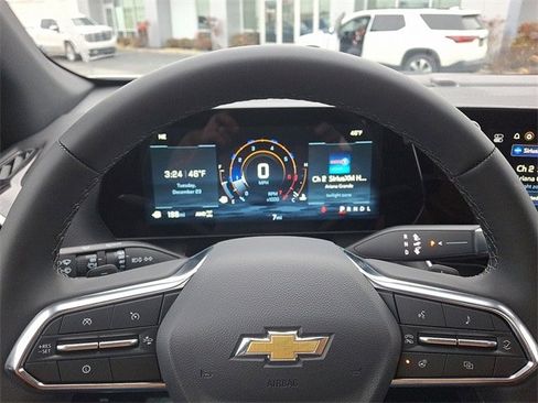 New 2026 Chevrolet Equinox LT w/ Convenience Package II image 16