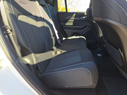 New 2025 Jeep Grand Cherokee Laredo X w/ Luxury Tech Group I image 10