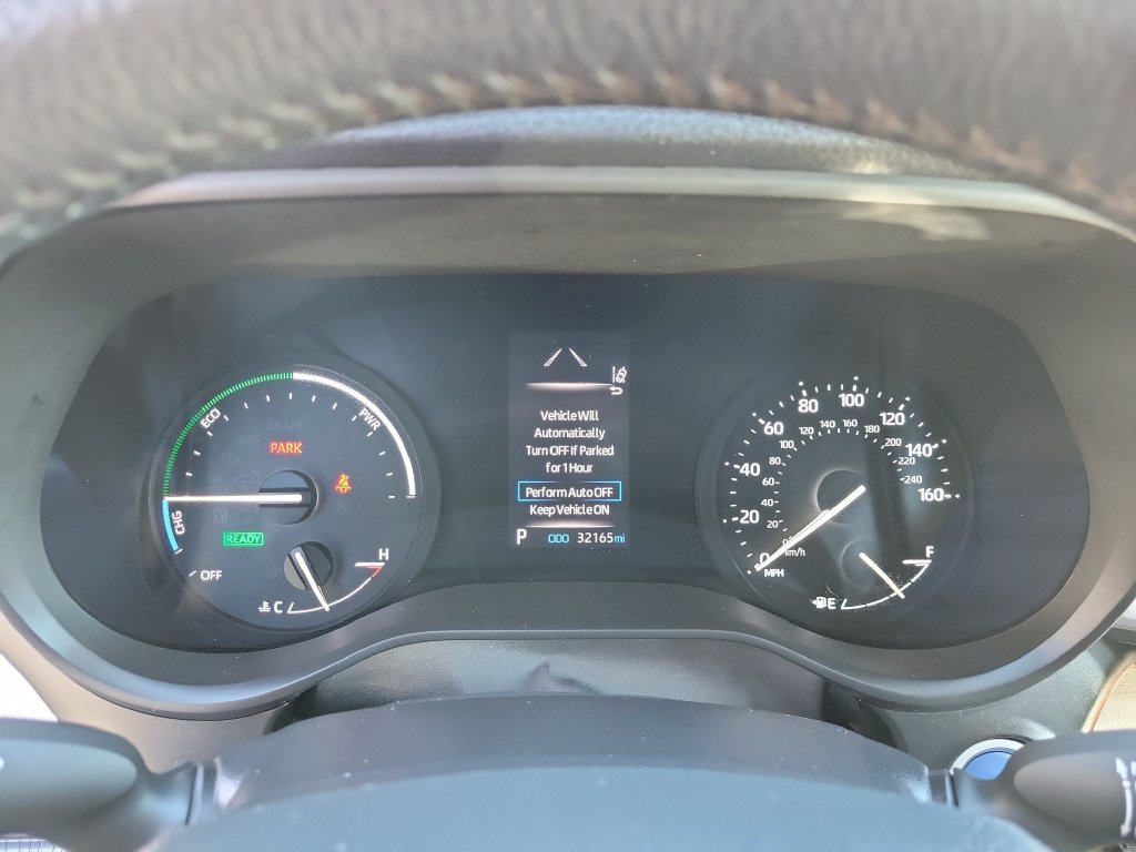 Used 2024 Toyota Sienna XLE FWD image 3