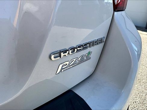 Used 2017 Subaru Crosstrek 2.0i Premium AWD/4WD image 19