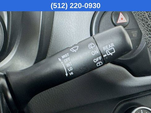 Used 2016 Toyota Yaris L image 14