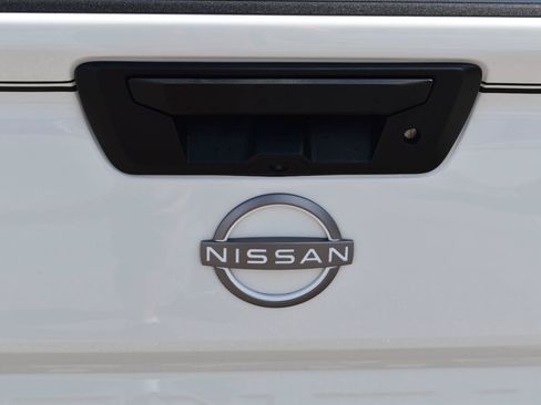Certified 2025 Nissan Frontier SV w/ SV Convenience Package RWD image 7