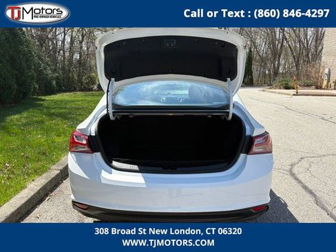 Used 2022 Chevrolet Malibu LT FWD image 10