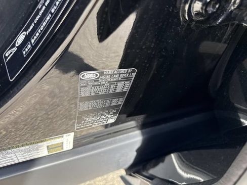Used 2025 Land Rover Discovery S AWD/4WD image 27