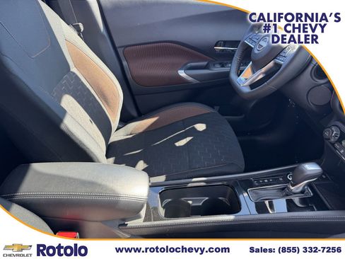 Used 2024 Nissan Kicks SR image 8