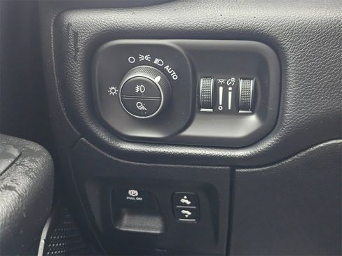 Used 2019 RAM 1500 Big Horn image 33