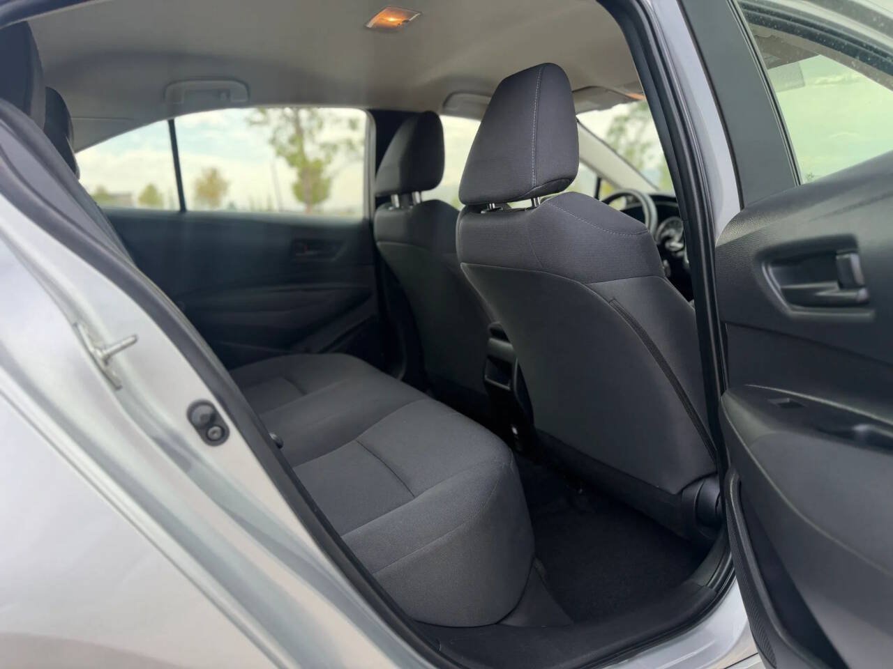 Used 2022 Toyota Corolla LE FWD image 14