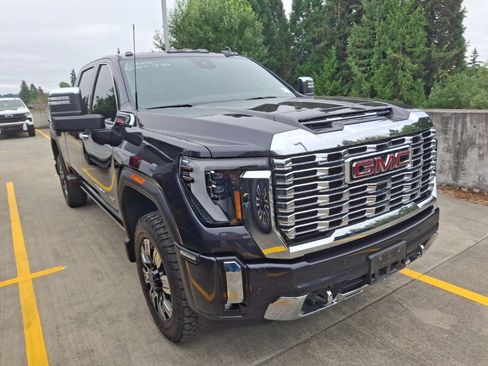 Used 2024 GMC Sierra 3500 Denali w/ Denali Reserve Package AWD/4WD image 2