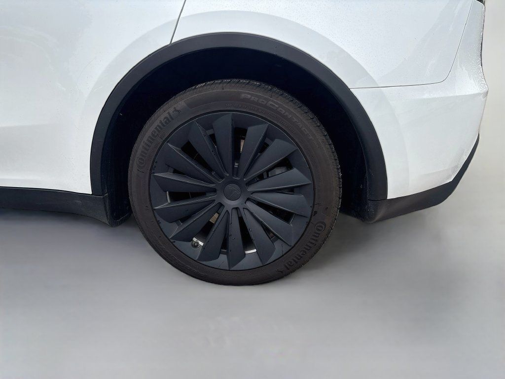Used 2023 Tesla Model Y Long Range AWD/4WD image 12