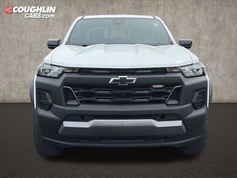 Used 2024 Chevrolet Colorado Trail Boss w/ Technology Package AWD/4WD image 2