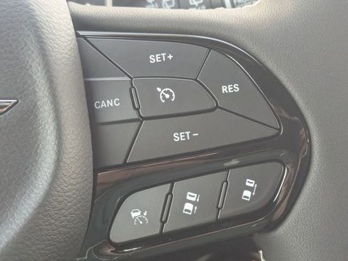 New 2026 Chrysler Pacifica Select w/ S Appearance Package image 13