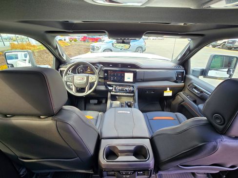 New 2026 GMC Sierra 2500 AT4 w/ AT4 Premium Plus Package image 18