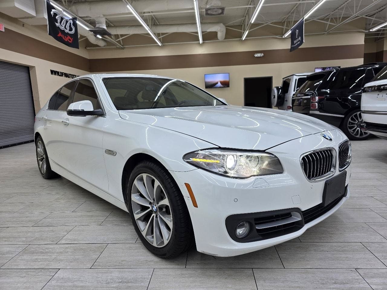 Used 2016 BMW 528i xDrive Sedan AWD/4WD image 4