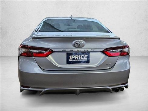 Used 2024 Toyota Camry SE image 5