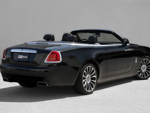 Used 2019 Rolls-Royce Dawn RWD image 3