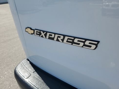 Used 2025 Chevrolet Express 2500 Work Van w/ Driver Convenience Package image 29