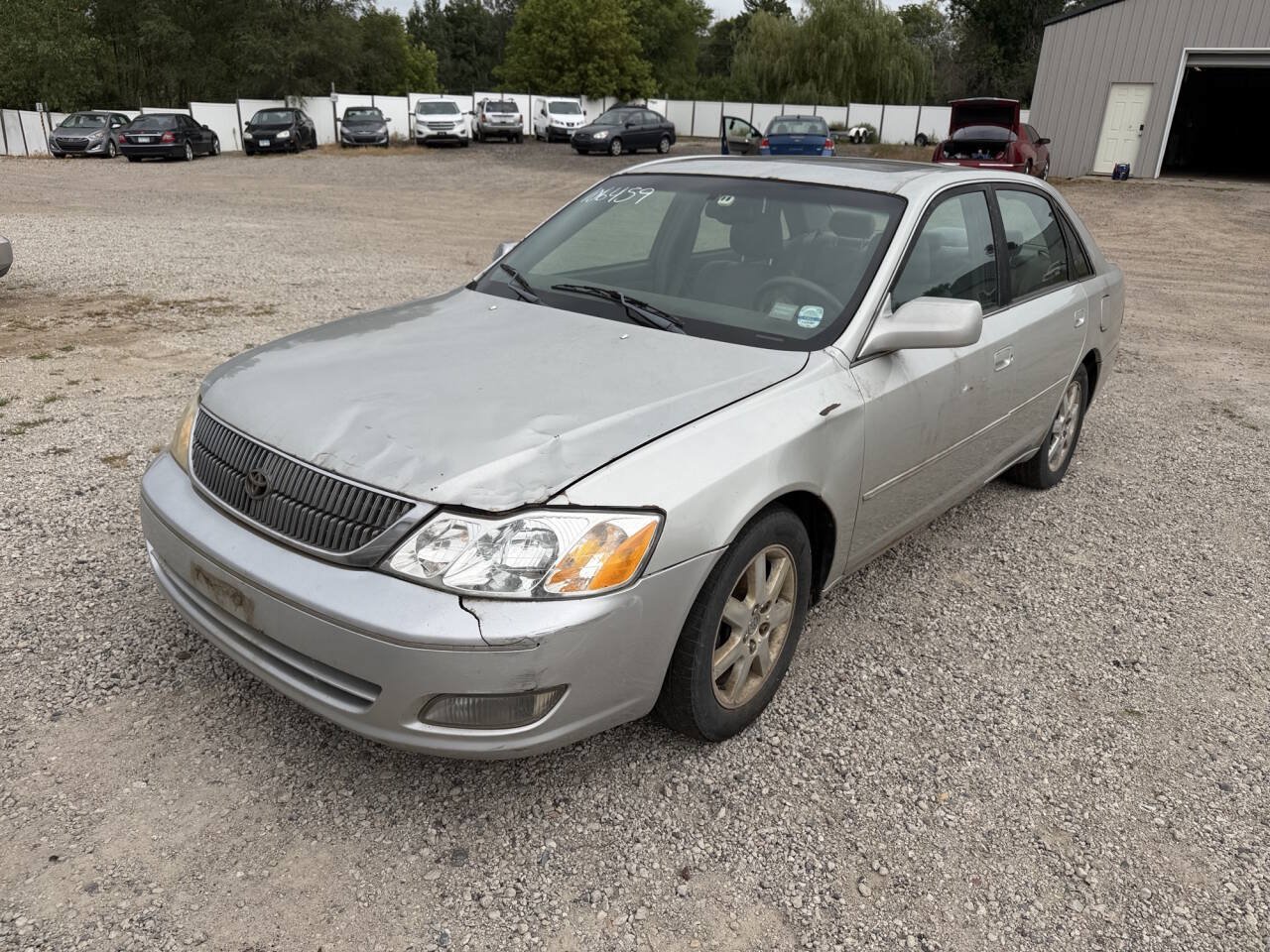Used 2000 Toyota Avalon XL FWD image 1