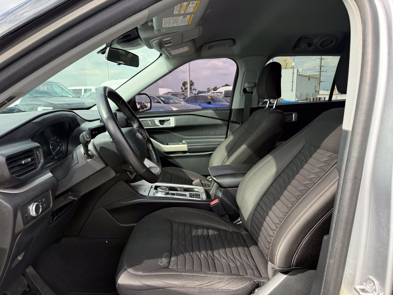 Used 2021 Ford Explorer XLT RWD image 5