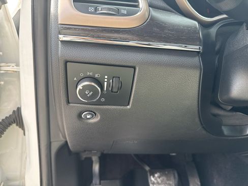 Used 2017 Jeep Grand Cherokee Limited image 31