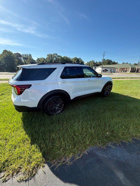 New 2026 Ford Explorer ST-Line w/ ST-Line Street Pack RWD image 9
