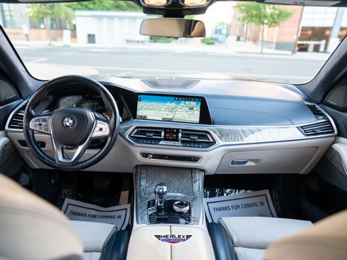 Used 2019 BMW X7 xDrive50i w/ Executive Package AWD/4WD image 14