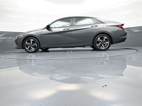 Certified 2023 Hyundai Elantra SEL w/ Convenience Package FWD image 32