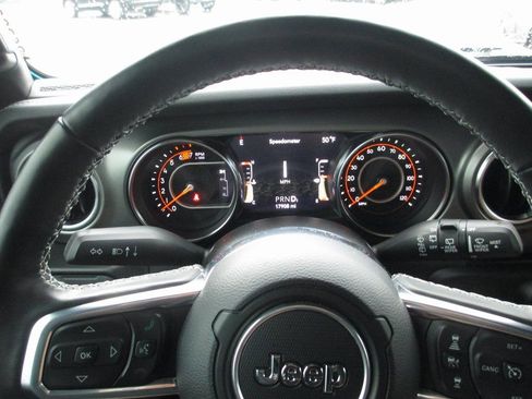 Used 2023 Jeep Wrangler Rubicon w/ Steel Bumper Group image 28