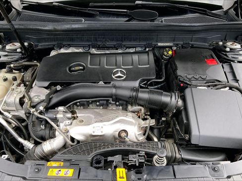 Certified 2021 Mercedes-Benz GLB 250 4MATIC image 32