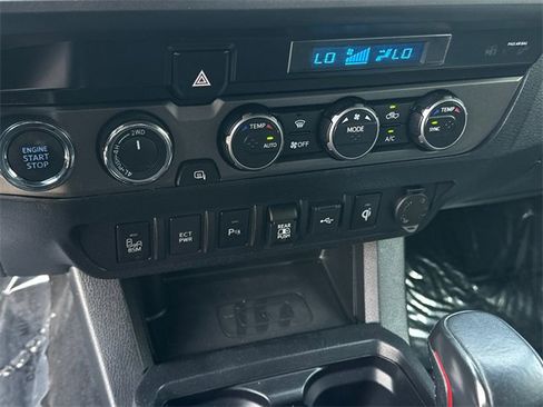 Used 2021 Toyota Tacoma TRD Sport w/ Technology Package image 24